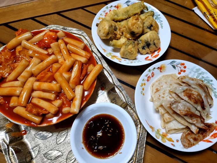  대구 방촌시장 맛집] 놀면뭐하니 전국간식자랑 / 떡볶이 김밥튀김 맛집 '방촌시장원조떡볶이'