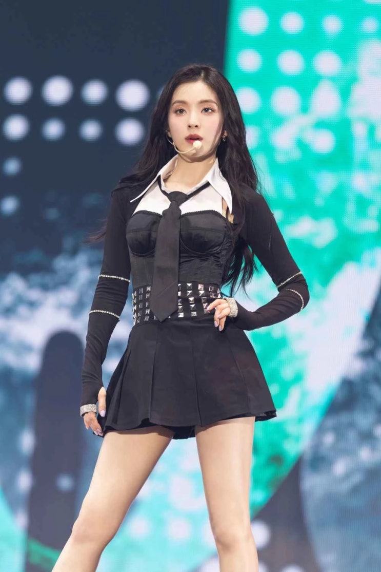 '3년 5개월만에 콘서트' 레드벨벳 아이린, "그동안 안 보여드린 곡 다 보여드리겠다" '3년 5개월만에 콘서트' 레드벨벳 아이린, "그동안 안 보여드린 곡 다 보여드리겠다"