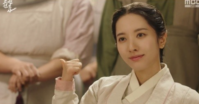 김지연이 곧 '조선변호사'…매력 포텐 터진 '1인2역' 엔딩 김지연이 곧 '조선변호사'…매력 포텐 터진 '1인2역' 엔딩