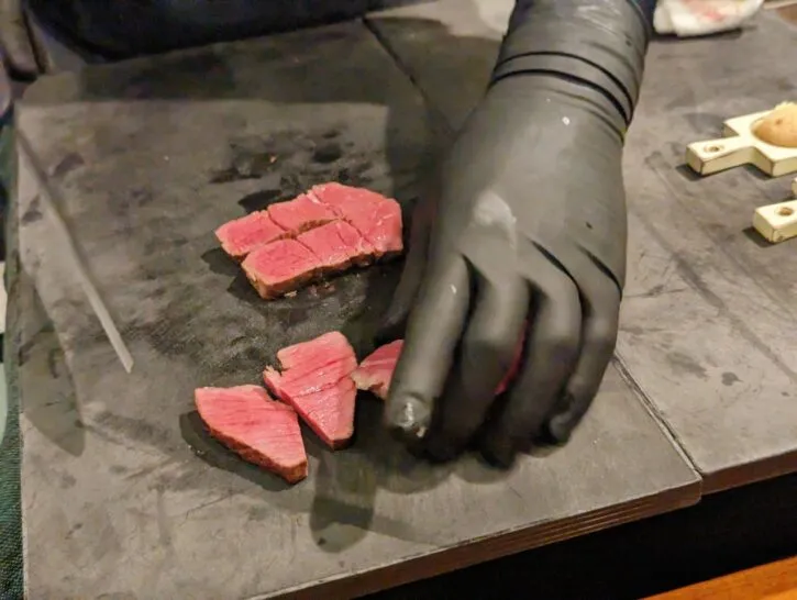  오사카 여행 현지인 맛집 추천, 히라카타시의 숨은 미식가만 아는 숙성 고기와 철판요리 식당"HISUI201"