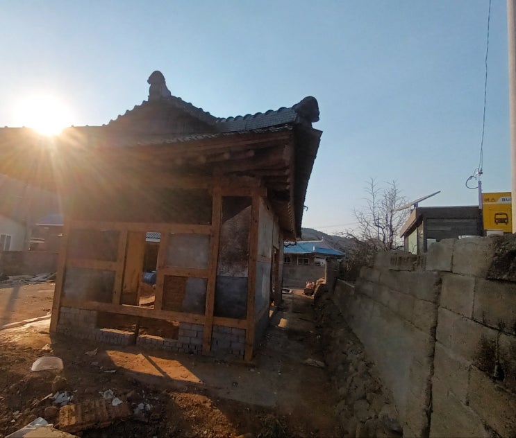  경북청도 한옥스테이 한옥깍기 한옥샌딩 서까래샌딩작업