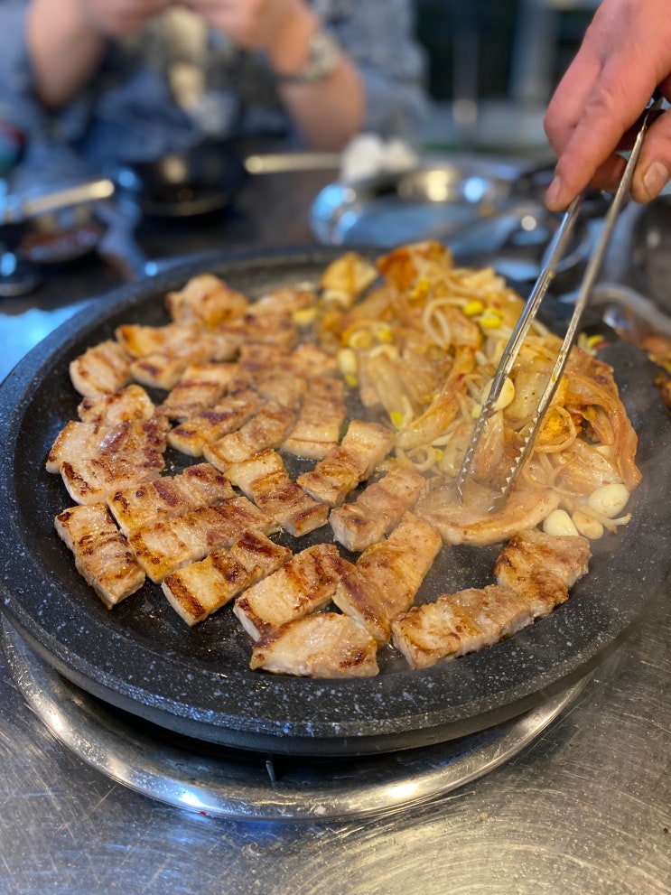  서강대 정문 근처 구워주시는 곱창 삼겹살 훔친고기맛집 위치정보