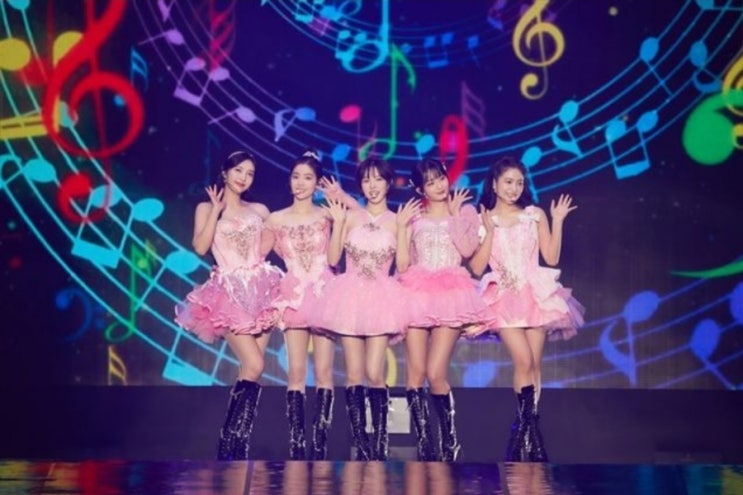  3년 5개월 만의 콘서트를 마치며…레드벨벳 "팬들과 닮아가는 것 같아"
