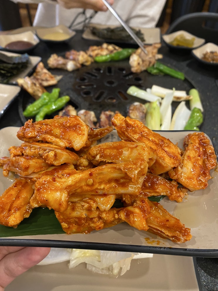  <군산 수송동 팔각도> 수송동 고기집 검색중이야? 신선한 닭 특수부위. 술 한잔 못 지나치지