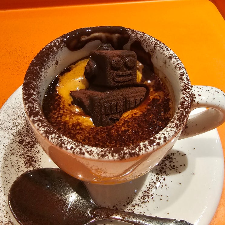 도곡동 양재천 카페 원포셰 에스프레소바 유니크한 로봇 초콜릿 커피