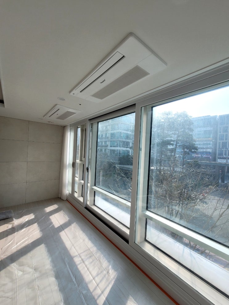 에어컨 변색(황변)현상으로 인한 시스템에어컨 커버도색,시스템 에어컨 청소(에어컨 열도색업체)