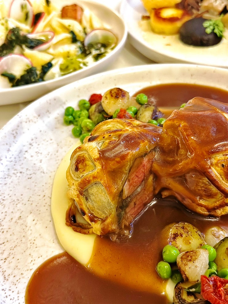  성수 서울숲 맛집 데이트 모임 장소 비프웰링턴 콩카세 예약