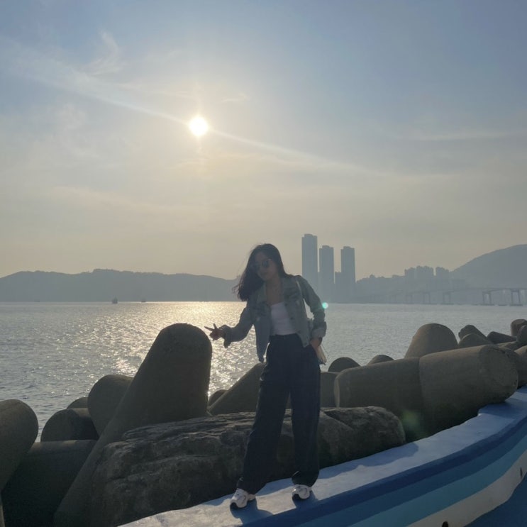 부산영도 가볼만한곳 흰여울문화마을 해안터널 산책 포토존 부산영도 가볼만한곳 흰여울문화마을 해안터널 산책 포토존