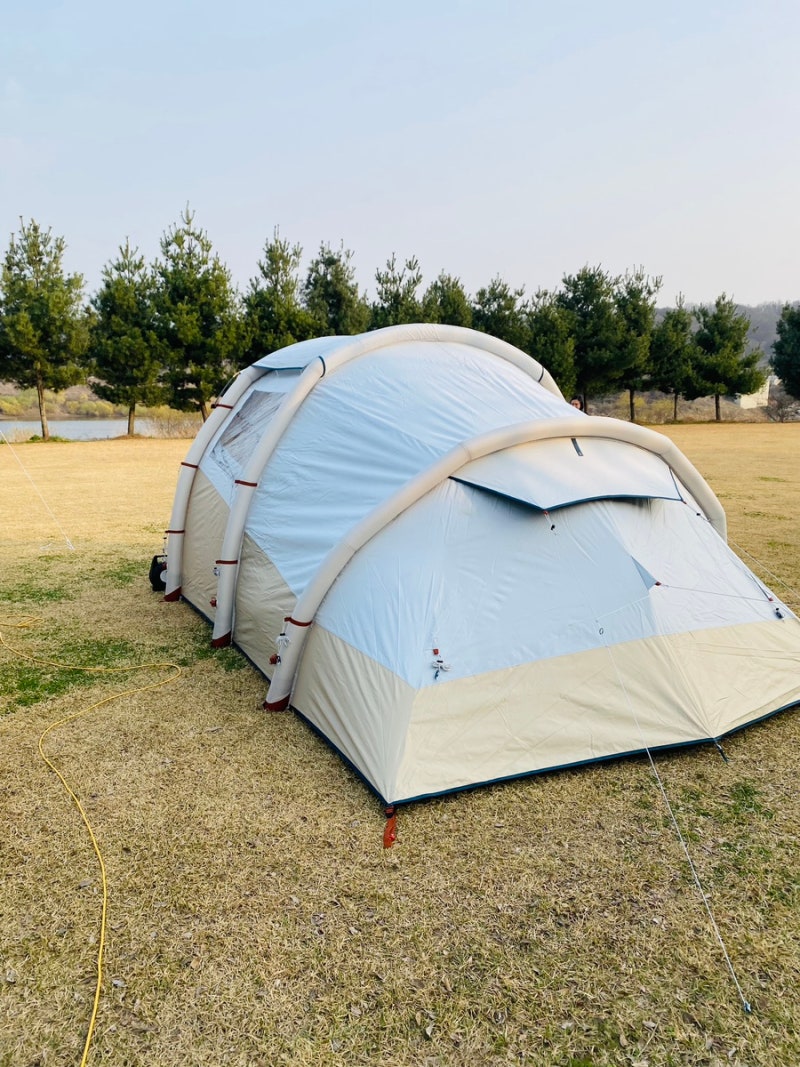 첫 일박 캠핑도전! 손쉬운 데카트론 에어텐트 4.1베이지 : 네이버 블로그