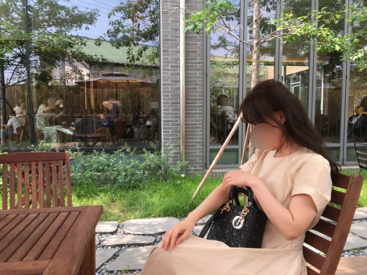  디올 레이디백 스몰 2년차 상태와 장단점, 착샷