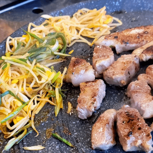  인천 만수동 맛집 요리하는 집에서 솥뚜껑에 삼겹살 구워 먹기