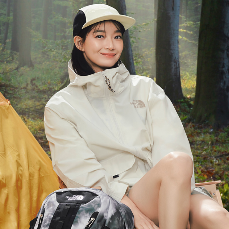  신민아 착용 여자 등산복 패션 노스페이스 바람막이 자켓 추천 3가지