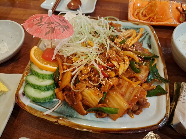  광안리 안주가 맛있는 술집, 만월객주