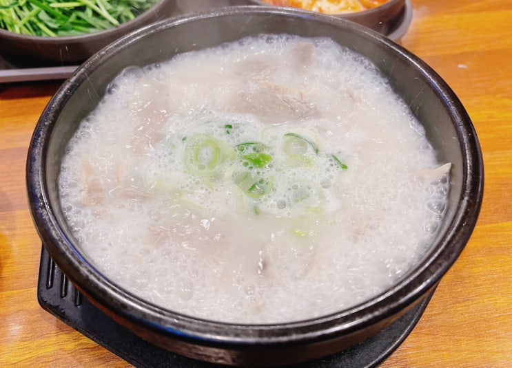  해운대 구남로 국봉수백진국 엄선된 재료를 정성껏 만든 돼지국밥