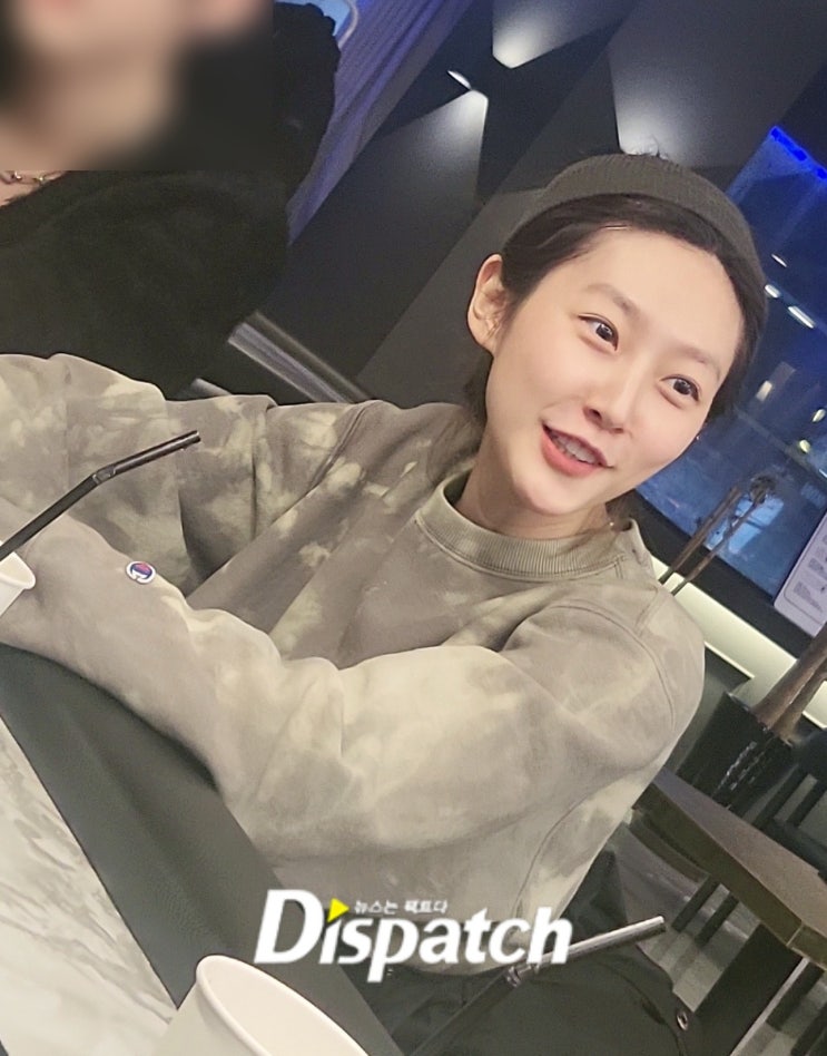 "생활고 레이스?" 음주운전 김새론, 강남 홀덤펍에서 홀덤 플레이 포착 "생활고 레이스?" 음주운전 김새론, 강남 홀덤펍에서 홀덤 플레이 포착