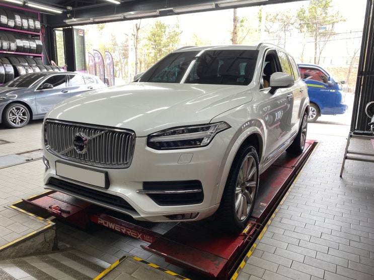 볼보 XC90 275-45-20 미쉐린 크로스클라이밋2 CC2 올웨더 타이어로 교체해요