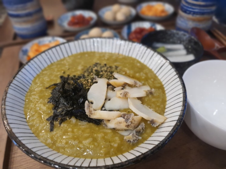  익선동맛집 죽이잘맞아 완도산 전복이 듬뿍~ 전복내장죽 후기