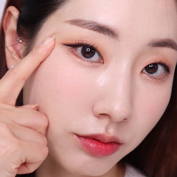  잘 그려지는 애교살라이너, 블랙루즈 아이 디자이닝 펜슬 라이너로 데일리 음영메이크업 완성 !
