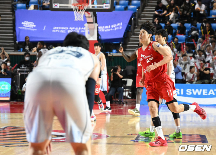 '<b>허일영</b>이 끌고 김선형이 끝냈다' SK, 연장 접전 끝에 15점차... 