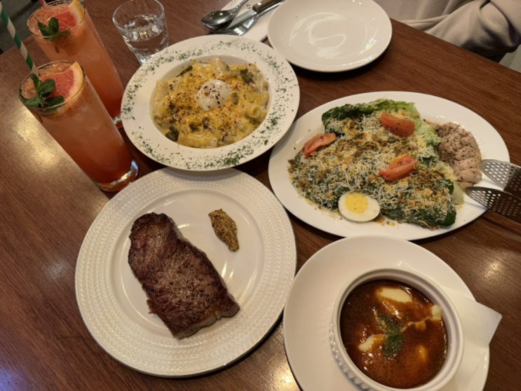  강남역 소개팅 플레이스로 유명한 강남역맛집 어거스트 힐