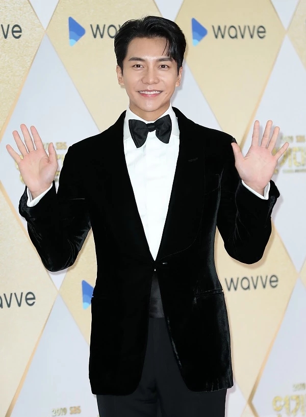 '결혼식 D-1' 이승기이다인, 신혼여행 포기하고 본업 집중 선택 '결혼식 D-1' 이승기이다인, 신혼여행 포기하고 본업 집중 선택