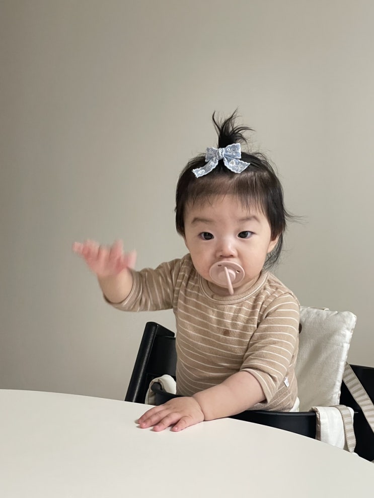  [8개월아기] 이가 올라온다, 샤워핸들 적응, 뽀로로 국민문짝, 박수치기, 첫 문센