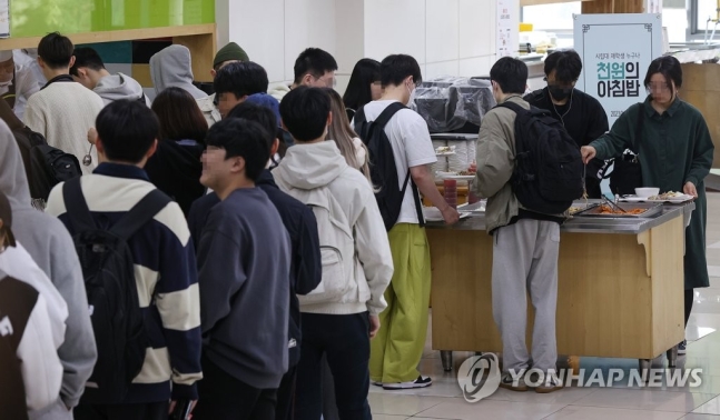 여야, '천원의 아침밥' <b>확대</b> 공감…청년표심 구애 '경쟁적 <b>협력</b>'