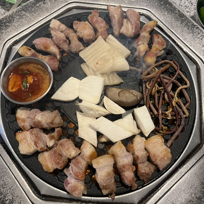 용봉지구 맛집 제줏간 용봉점 전철우사거리 고기집