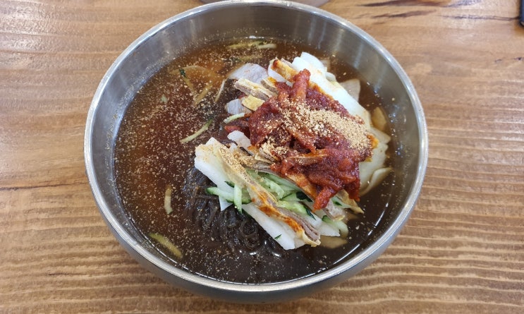  [진주 호탄동] 황태포와 육전, 배 등등 고명이 가득하고 면이 두꺼운 황포냉면