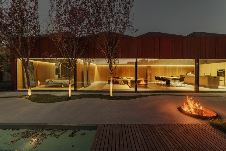 Residential Private Houses_녹색을 끌어들여 모던한 인테리어에 활기를 더한 단독주택 랜선 집들이