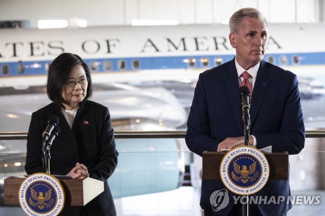 中, 차이-매카시 회동에 5개기관 동시담화 "강력 조치" 예고 中, 차이-매카시 회동에 5개기관 동시담화 "강력 조치" 예고