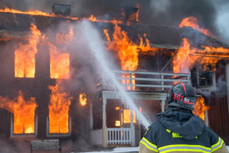 메리츠화재, 이번엔 5배…'고무줄' 화재보험료에 속 타는 아파트 입주민