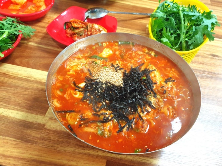  제철 음식 동죽 바지락 칼국수 대전 맛집