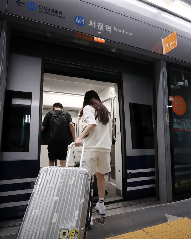지하철 기관사 출입문 닫습니다 육성 안내 불편 민원인 기관사 협박 지하철 기관사 출입문 닫습니다 육성 안내 불편 민원인 기관사 협박