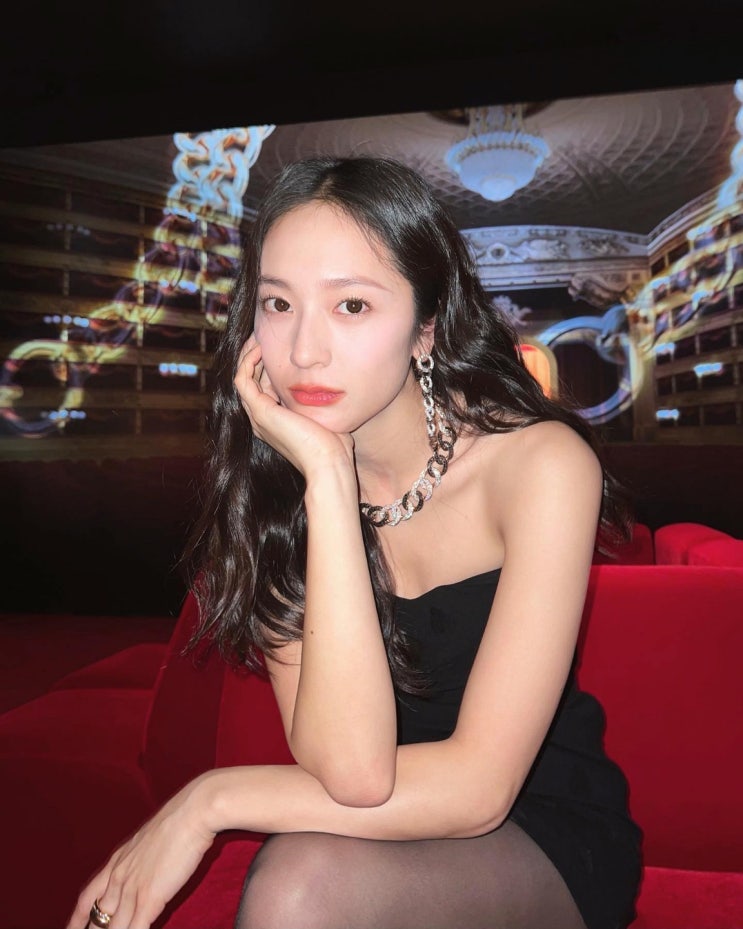 "7살 어린 나이에 길거리 캐스팅된' 정수정(크리스탈), 20년 후 놀라운 근황 전했다 "7살 어린 나이에 길거리 캐스팅된' 정수정(크리스탈), 20년 후 놀라운 근황 전했다