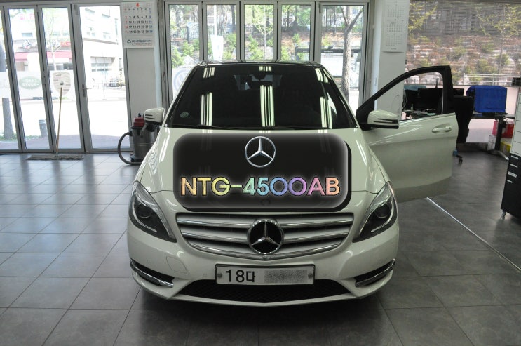  벤츠 B200 네비수리 모니터수리 NTG-4500AB 화면백확 (화면깜빡임,네비실행,후방카메라화먹통) 메인보드수리 LCD교환 - 수원테크