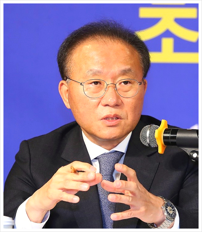 <b>윤재옥</b> 프로필 새 <b>원내대표</b> TK3선