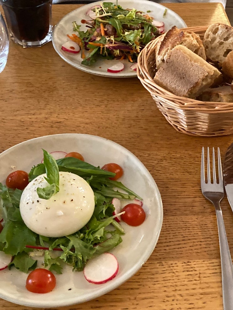  프랑스 파리 몽마르뜨 근처 오리스테이크 찐맛집 un zebre a montmartre