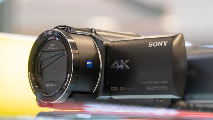  캠코더 vs 카메라 고민된다면 필독! 소니 AX700 Sony AX43A