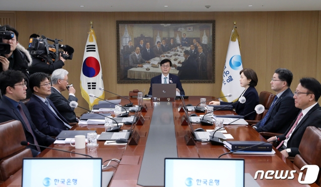 기준금리 인상 이젠 끝 전문가 11인 만장일치