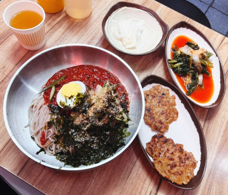 서울 오류동 주민들도 맛있다고 인정한 메밀 비빔냉면 맛집 평양메밀촌