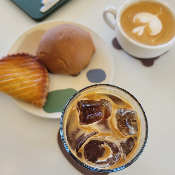 서산 대산 카페 - 커피 & 디저트가 맛있는 삼길포 서산수