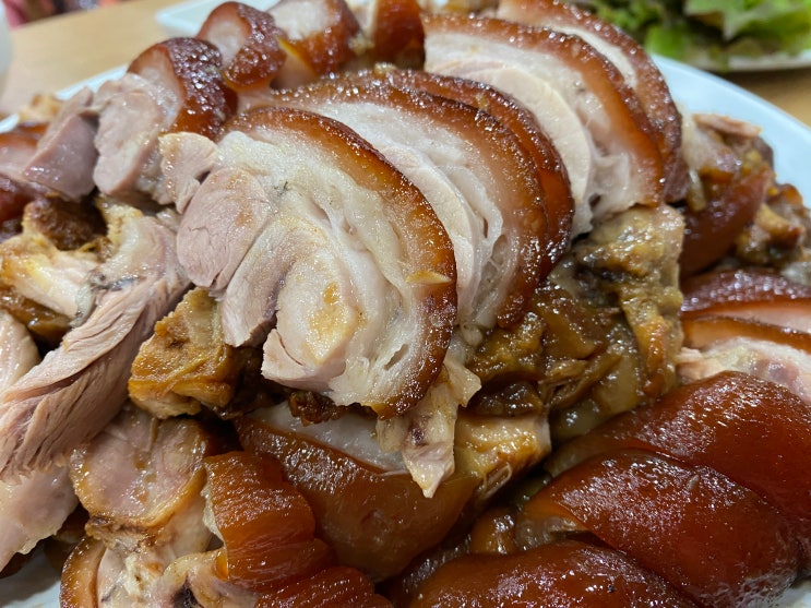  꼬들촉촉 맛있는 양재 영동족발 4호점