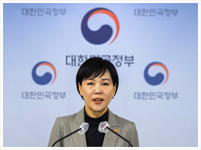 <b>전현희</b> 프로필 <b>국민권익위원장</b> 직무회피 의무 논란