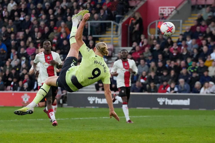 펩도 인정 했다... “<b>홀란</b>의 득점력은 메시, <b>호날두</b>와 동급!”