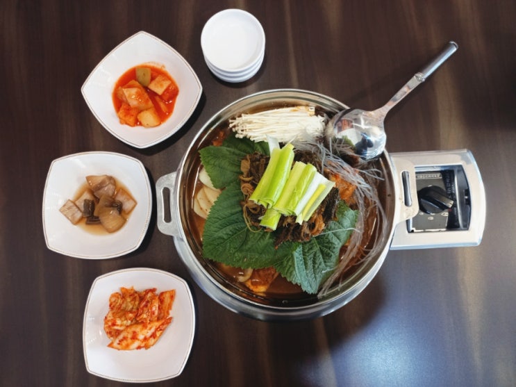  김치전셀프무한서비스 본가왕뼈감자탕 김포양촌점