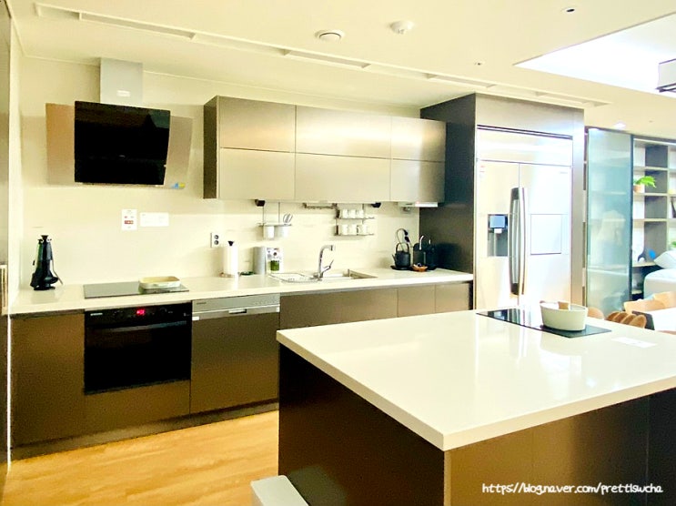  르컬렉티브 부산역 전망좋은 가성비숙소         (협성마리나G7)