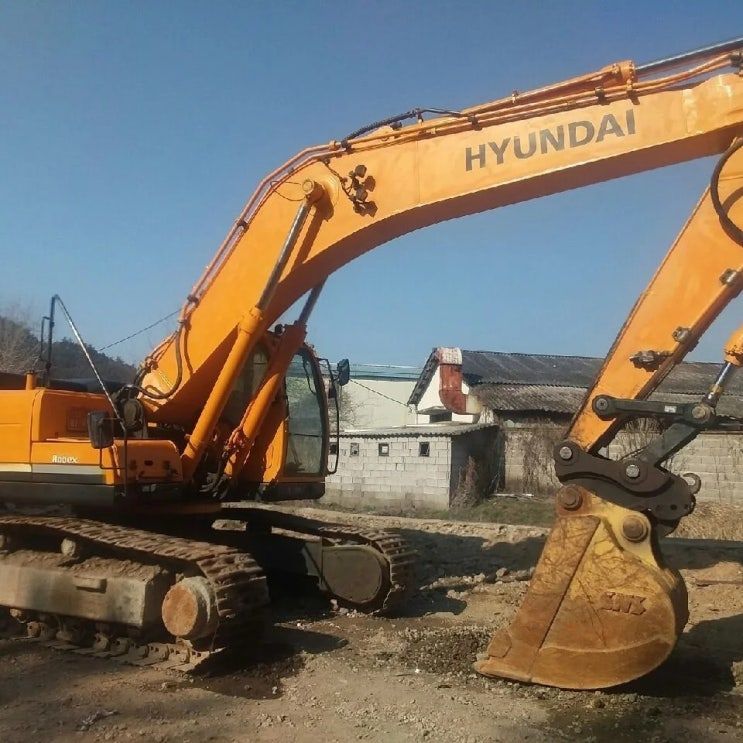 현대 R300LC 2011년식 3300만원 판매합니다. 현대 R300LC 2011년식 3300만원 판매합니다.