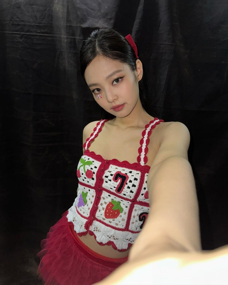 4월 가장 핫한 패션 트렌드 키워드 발레코어, 에센셜을 곁들인 코디 팁, 브랜드 추천 4월 가장 핫한 패션 트렌드 키워드 발레코어, 에센셜을 곁들인 코디 팁, 브랜드 추천
