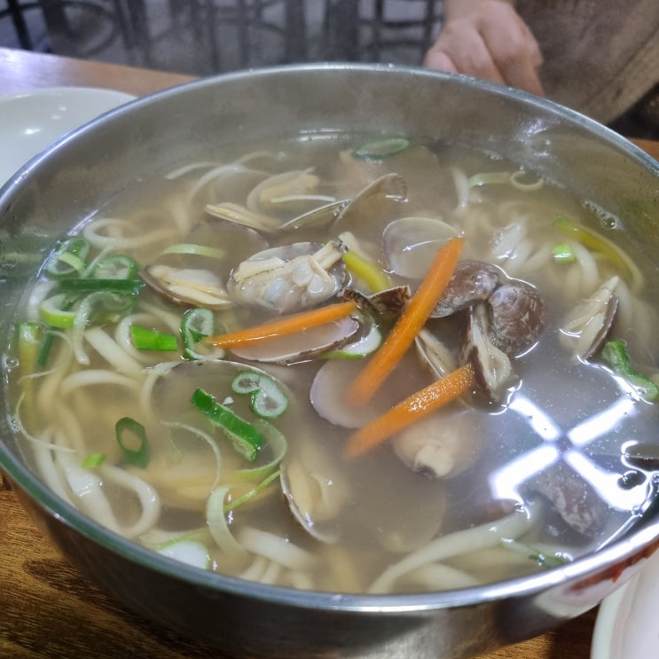  석바위 시장 가성비 맛집 홍두깨 손칼국수 육수의 달인